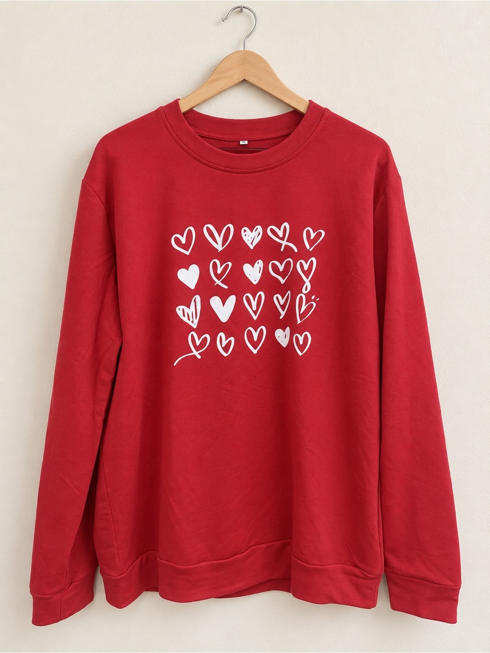 Women’s XL Red Heart Graphic Crewneck Sweatshirt – Valentine’s Day